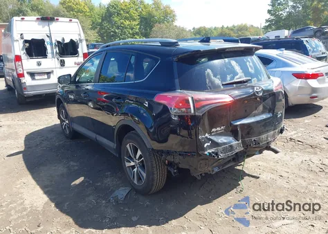2017 Toyota Rav4 Xle z USA, uszkodzony, nr VIN 2T3RFREV5HW558996